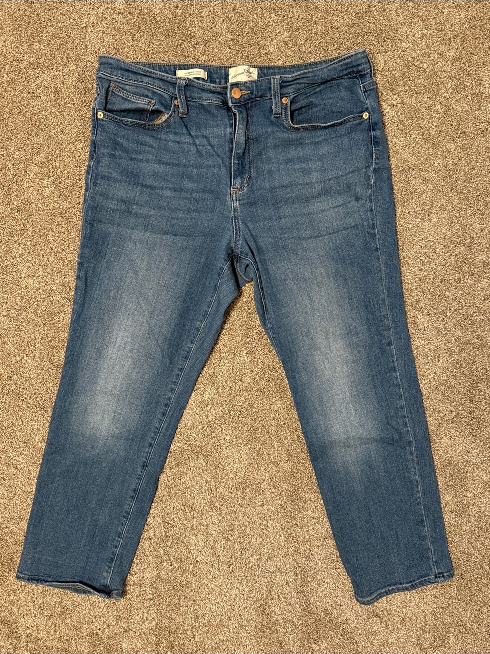 Universal Thread Women’s High Rise Slim Straight Jeans Size 16/33R